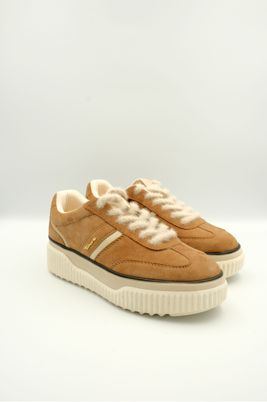 Женские кроссовки Tamaris. Комфортная подошва для ежедневных прогулок.